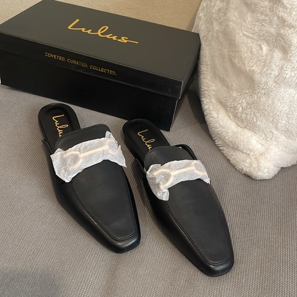 NWT Wilsa Black Slide-On Loafers - Picture 3 of 4